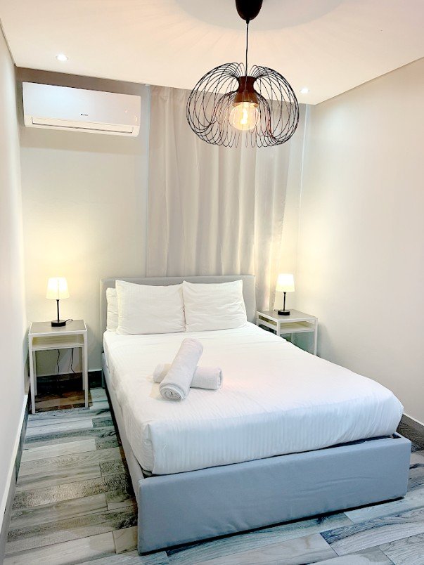 Relaxing One-Bedroom with Kitchenette & Private Bathroom 8